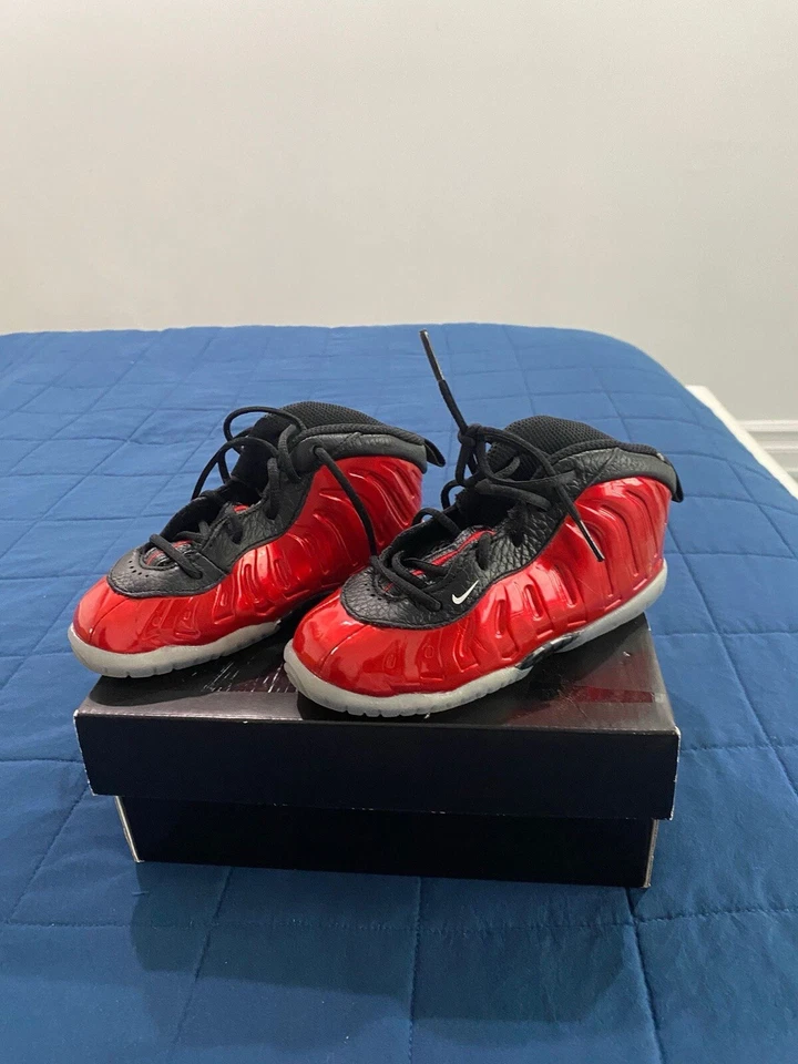 Nike Little Posite Foamposite One Metallic Red (FJ1257-600 BOX Size 10c - Image 2 of 3