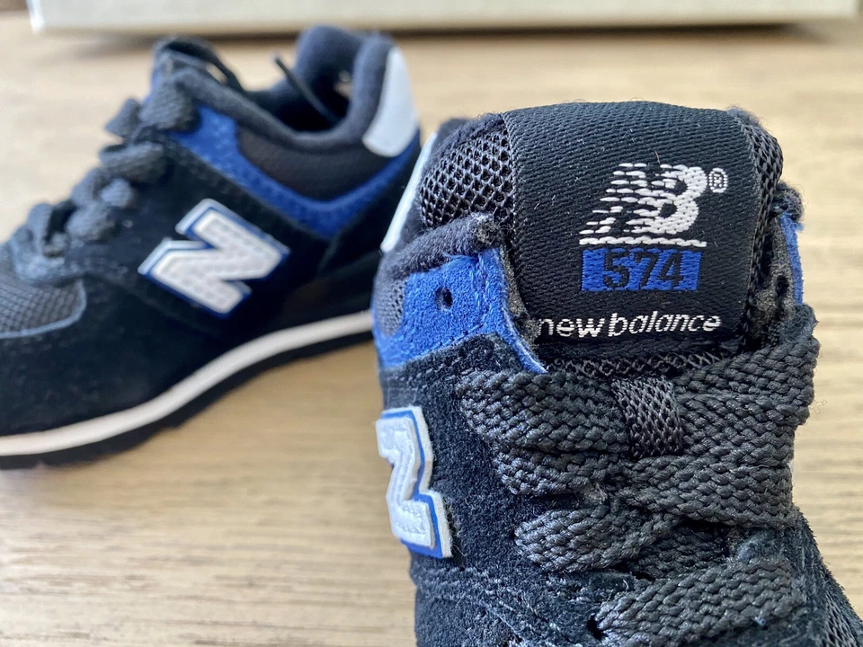 Zapatos Bebé New Balance Talla 4c Clásicos 574 Estilo Retro Negro Azul Real Foto 3 de 4