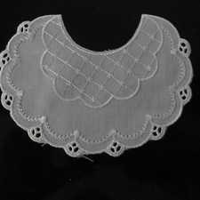 5x Kragen für Babybekleidung Puppen Weiß Applikationen Spitzenkragen HOTEX NEU