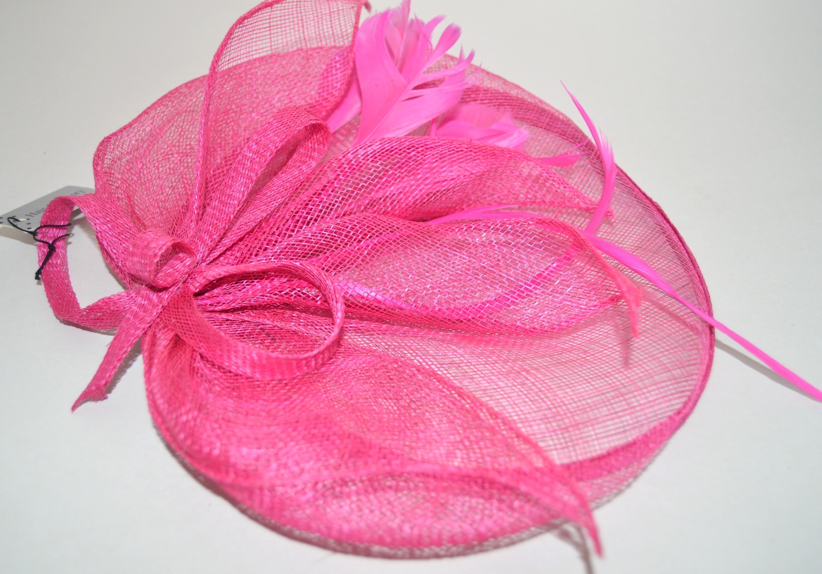 NEW Neon Pink Large Looped Hessian Hatinator On A Clip Wedding Prom Races Ascot