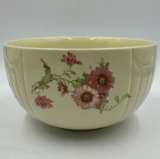 Hall's Superior Quality Kitchenware Bowl Mum Radiance Pattern 8.5" Diameter