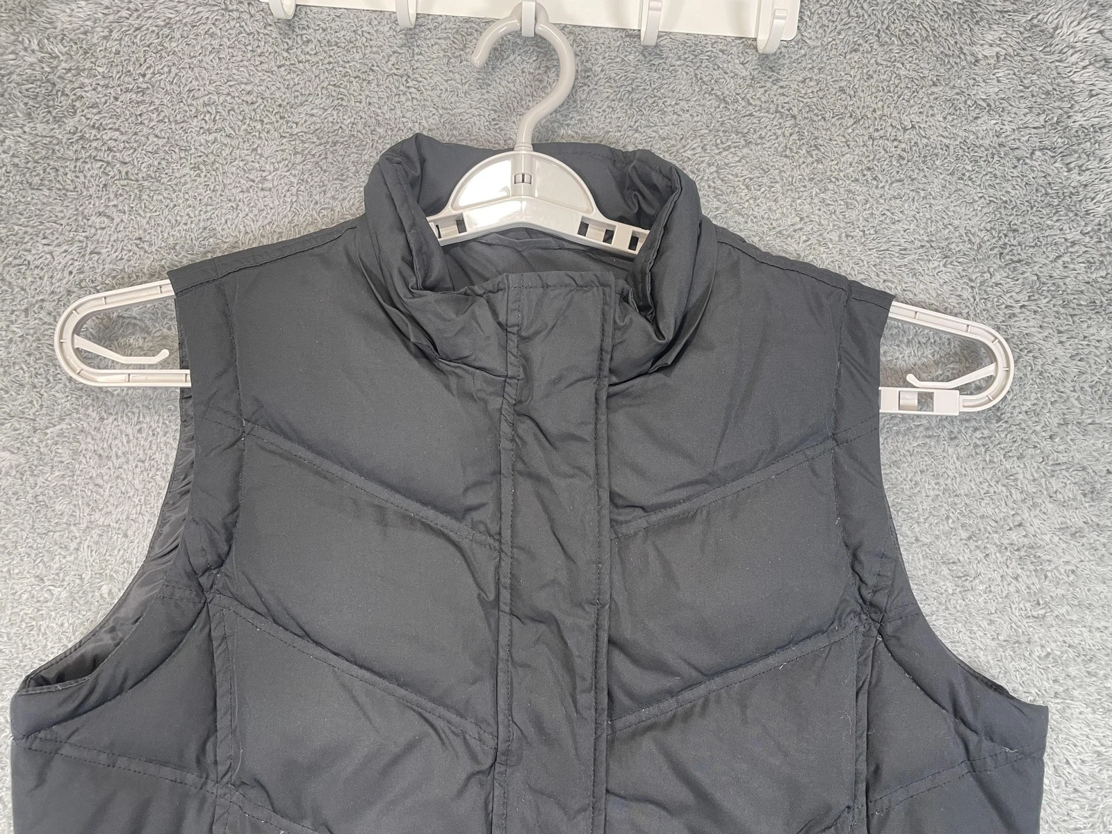 Gap Vest Mens Medium Black Down Puffer Quilted Zip Snap Ribbed Hem Warm