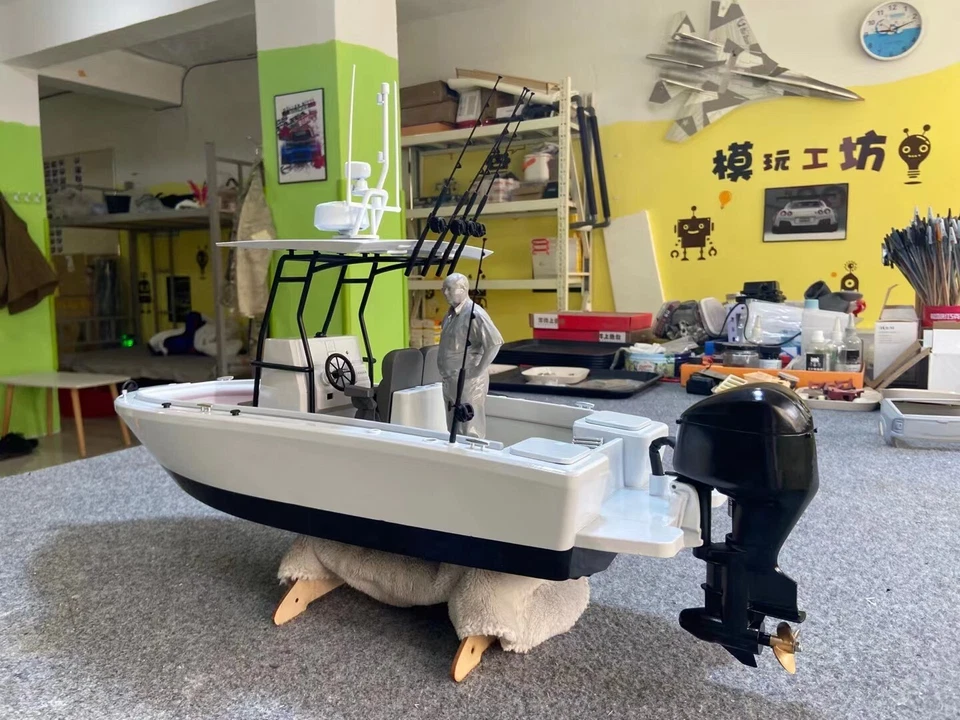 1:12 Classic 600mm 23.6" Fishing Boat With Outboard Engine RC Model Ship Kit - Image 2 of 4