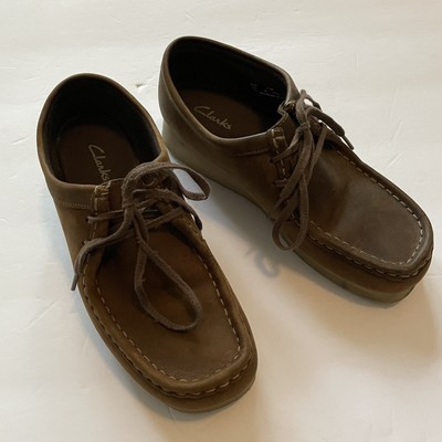 clarks wallabees size 6