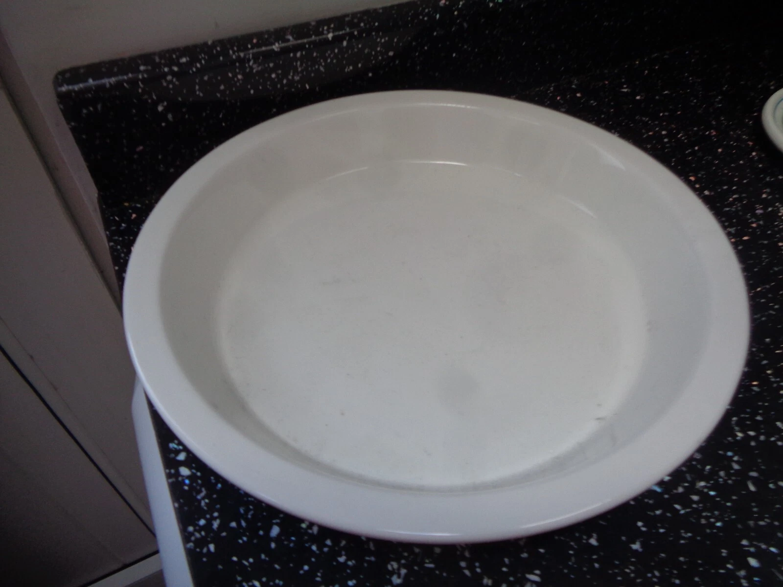 MAXWELL WILLIAMS WHITE BASICS PIE DISH