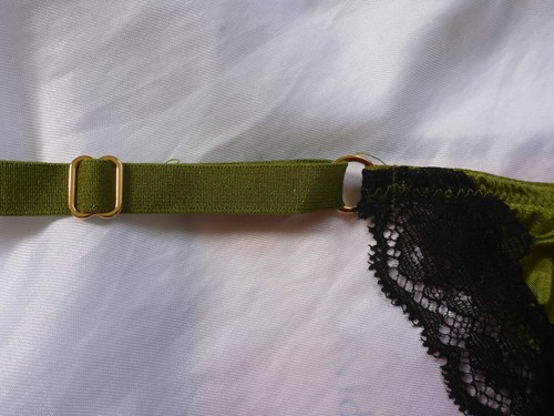 L, Victoria's Secret G-string molto sexy, nylon verde seta, hardware dorato, NUOVO - Foto 5 di 9