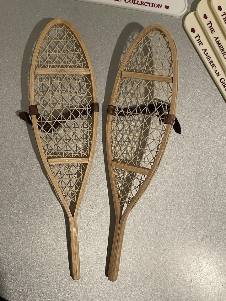 Muñeca American Girl Kirsten raquetas de nieve de invierno de madera y 8 perchas de corazón (leer) Foto 3 de 4