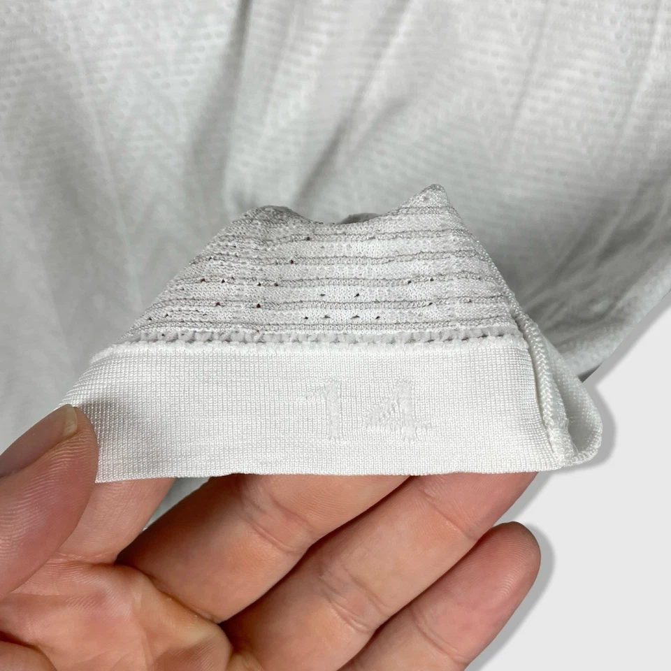 Camiseta Lululemon Run Swiftly Tech Feminina 14 Malha Branca Atlética Athleisure - Imagem 3 de 4