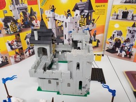 LEGO Castle: Black Falcon's Fortress (6074) 100% complete w/box Parts & Manual