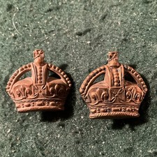 Officers Insignia Crown Pips PAIR - Rank of Major - brass with back plates. Ce42