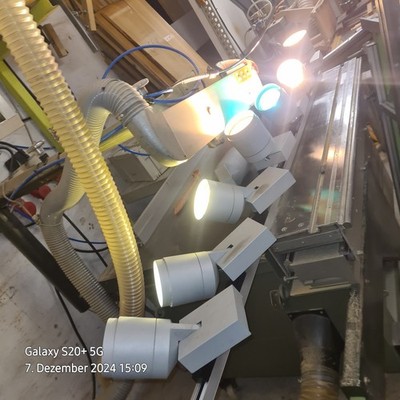 Halogen Spott In Stromschine