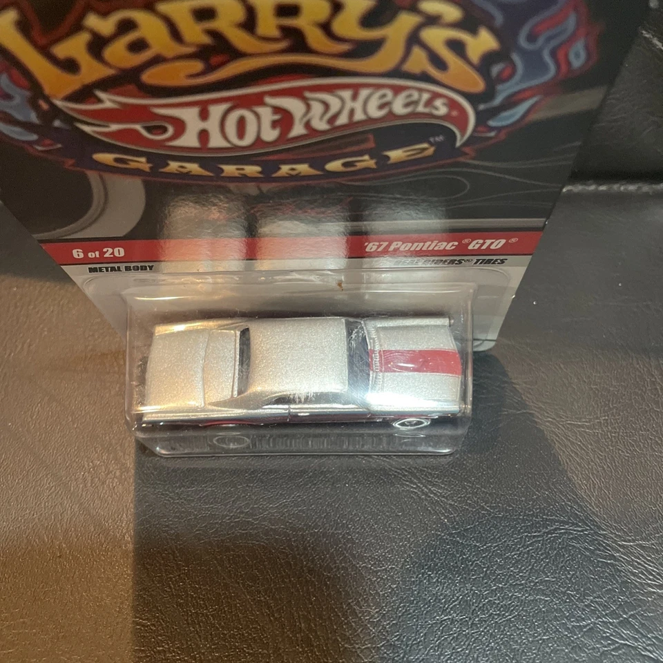 Neumáticos Pontiac GTO Real Rider Hot Wheels Larrys Garage 6 de 20 ’67 Foto 2 de 4