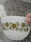 Vintage Pyrex Spring Blossom Crazy Daisy Mixing Bowl #402 1 1/2 Qt