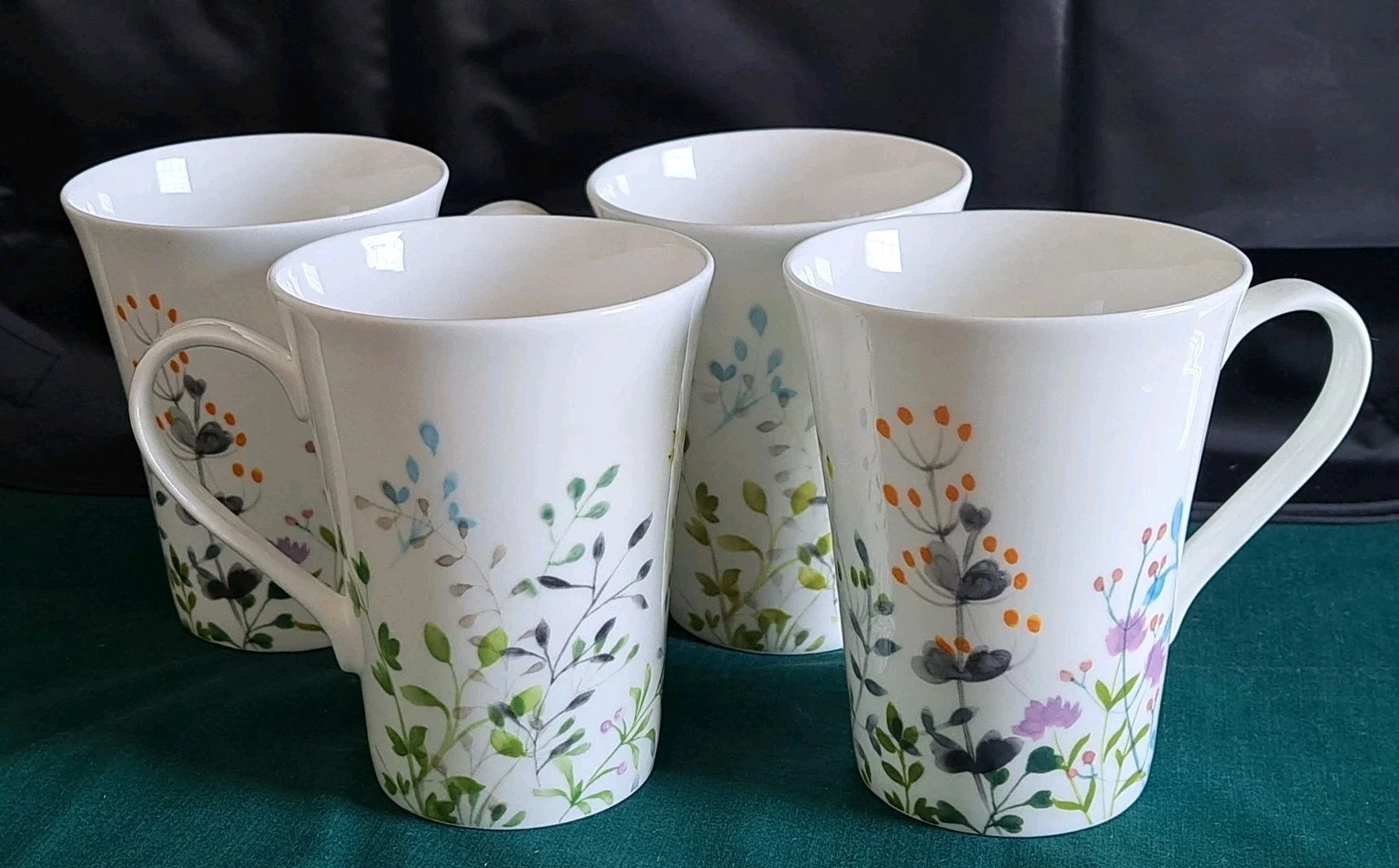 Mikasa Tivoli Garden Mugs - Thumbnail 3