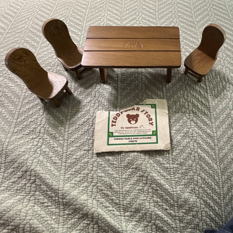 Applause Teddy Bear Story 1:12 Dining Table & 3 Chairs Wood Brown MPN 19075