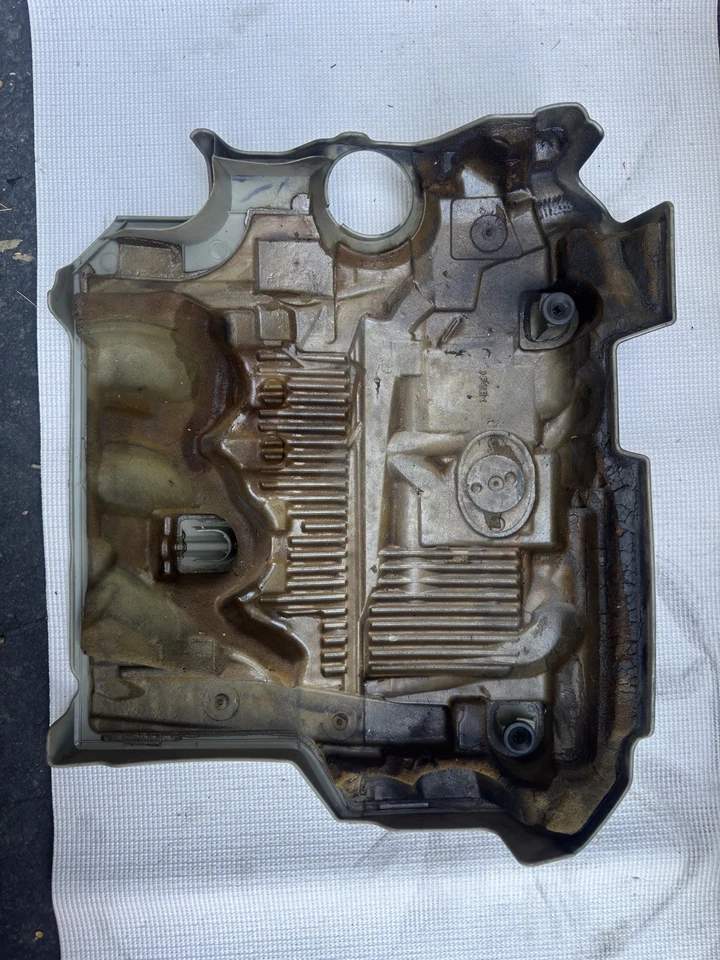 2006 Toyota Sienna 3.3L Engine Beauty Trim Cover - Image 2 of 2