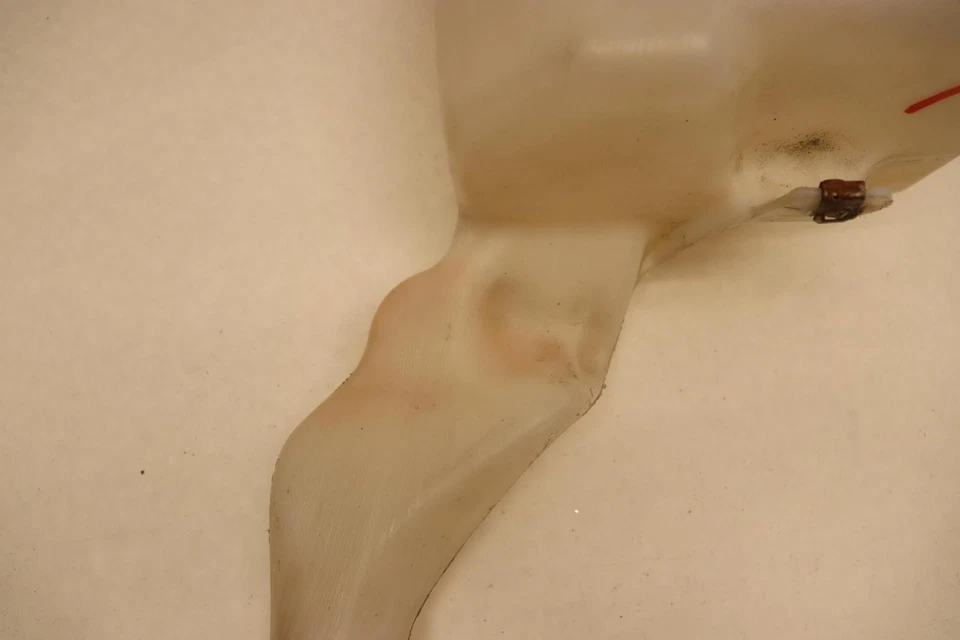 Chevy Silverado 1500 2014-2015 parabrisas lavadora depósito tanque con bomba OEM Foto 4 de 4