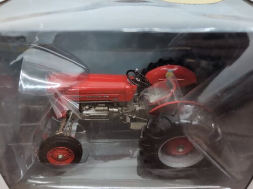 1/16 Spec Cast Massey Ferguson 65 Gas Wide Front Tractor Iowa FFA 2011 - Picture 2 of 3
