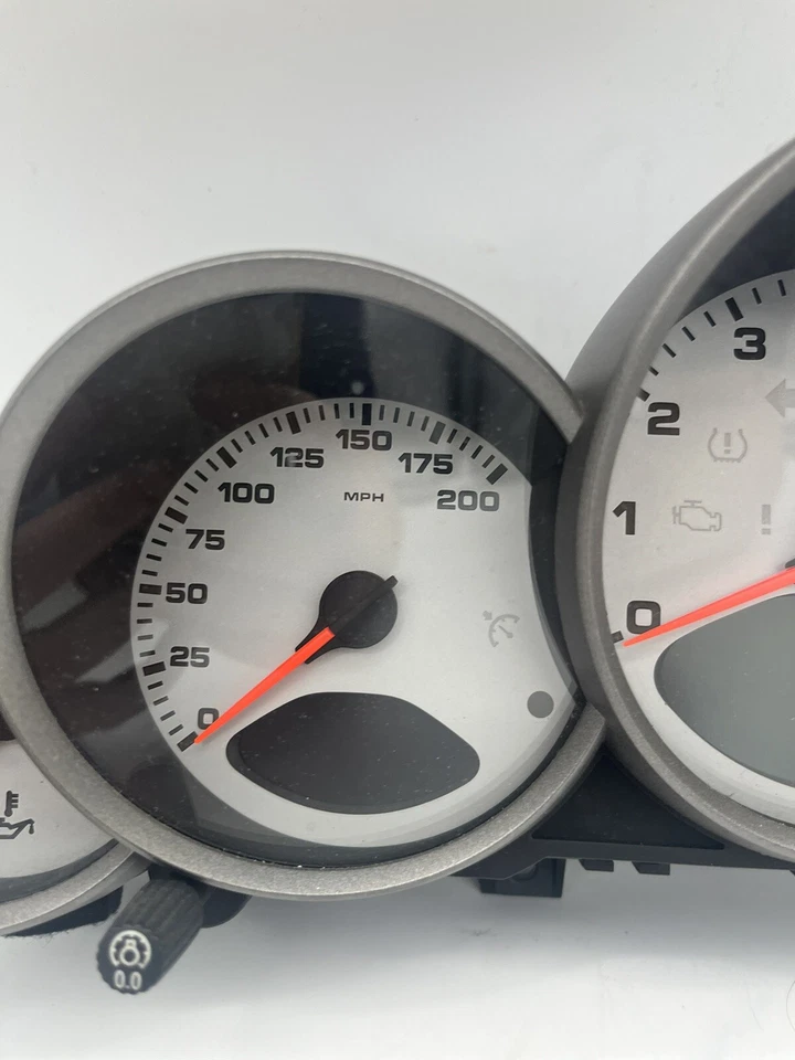 911 Porsche C2S 2006 Tiptronic A/T velocímetro clúster 99764111412D07 Foto 3 de 4