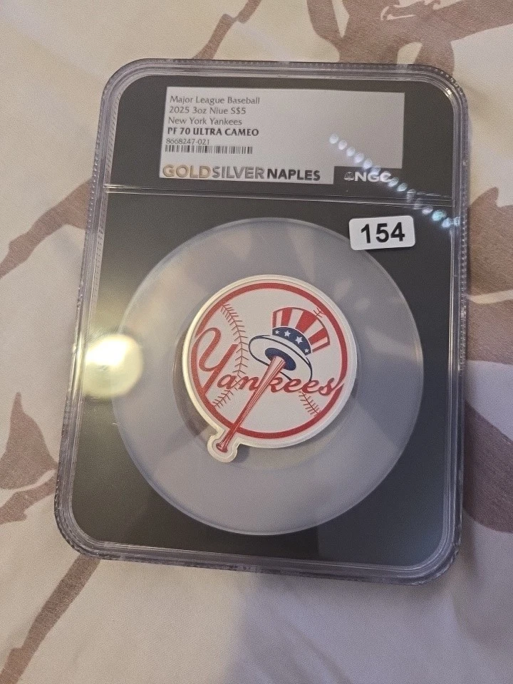 2025 Yankees Logo 3 oz Silver Proof, representative item