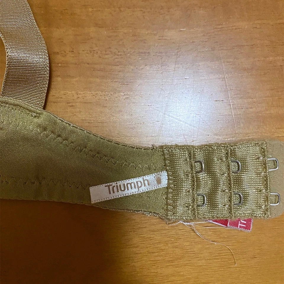 Triumph Reggiseno Oro 85D Classico Elegante Made in Italy Retro Vintage - Imagen 4 de 4