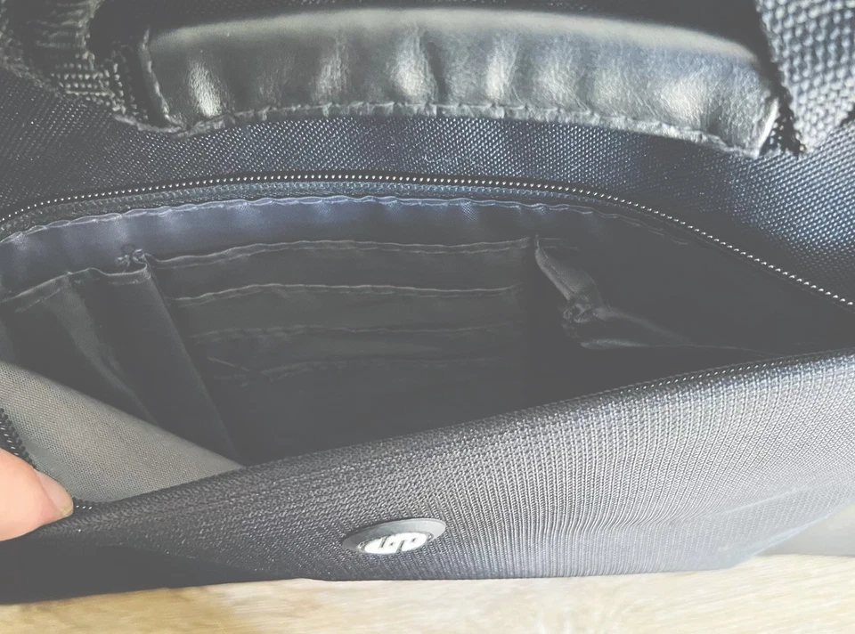 Bolsa para laptop HP Executive 15,6 polegadas preta alça de ombro pasta H2W17AA - Imagem 4 de 4