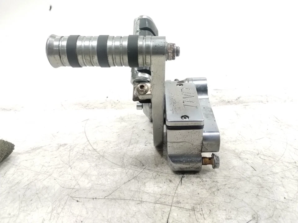 85 Harley Softail controles dianteiros esquerda e direita câmbio cilindro mestre de freio - Imagem 4 de 4