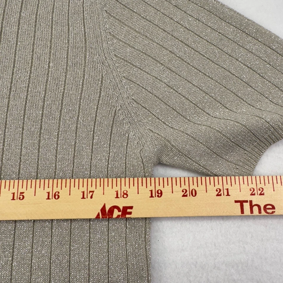 Blusa suéter vintage Y2K anos 90 metálica dourada com nervuras gola simulada M glam preppy chique em excelente estado usado - Imagem 4 de 4