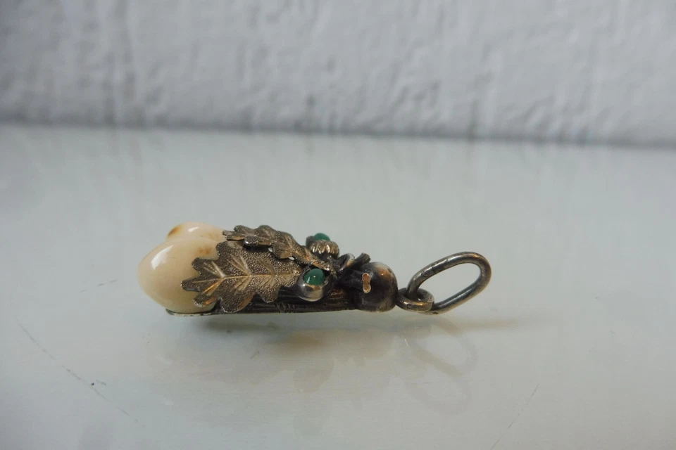 Bellissimo, Vecchio Ciondolo In Argento 900 Con Granelli E Smeraldi - Immagine 2 di 4