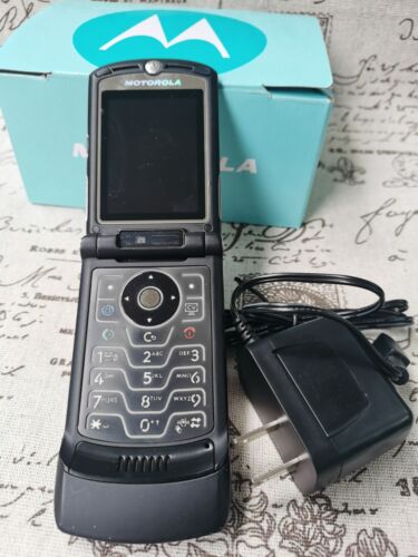 99% N e w Motorola V3xx   (Unlocked) Cellular Phone - Afbeelding 1 van 14