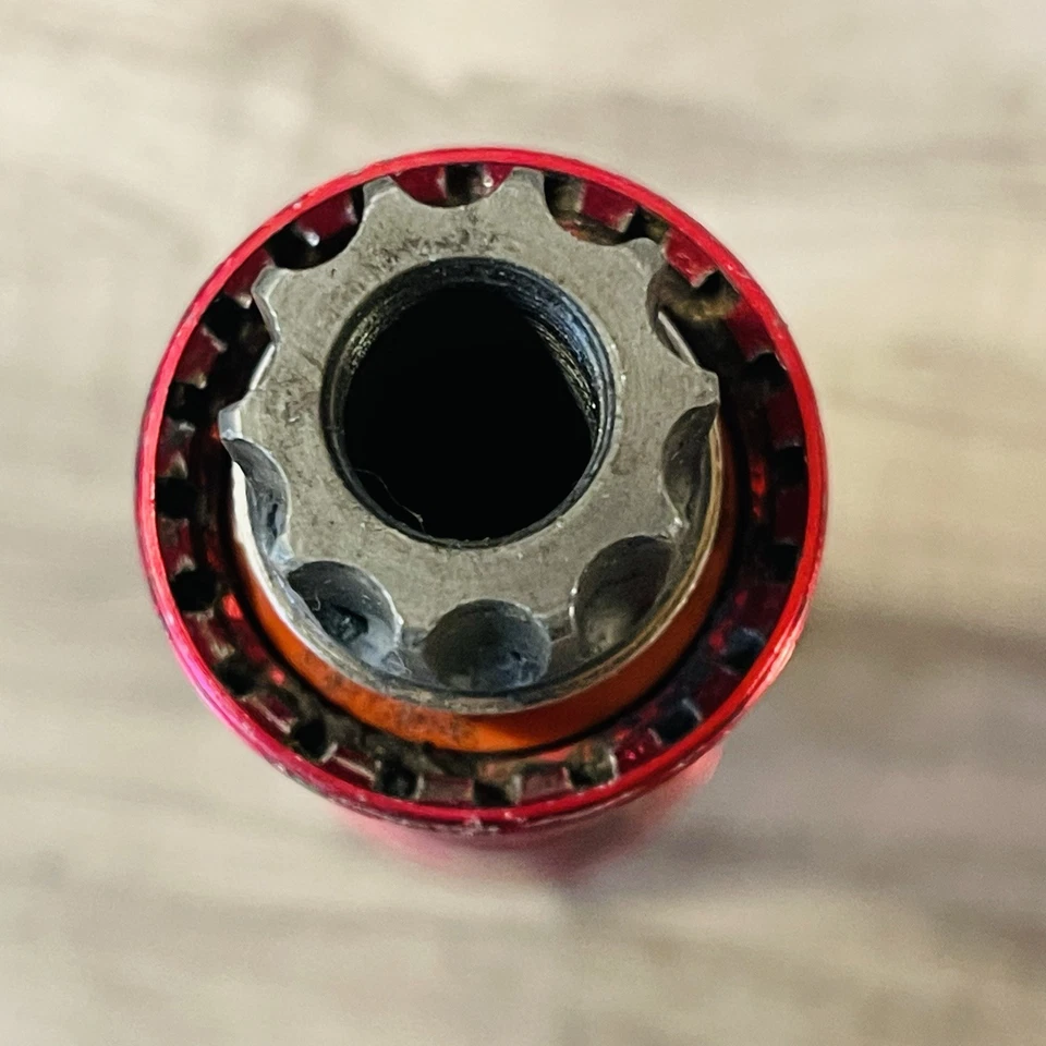 FSA Platinum DH ISIS Bottom Bracket 100mm Shell Spacing 149mm Spindle - Image 4 of 4