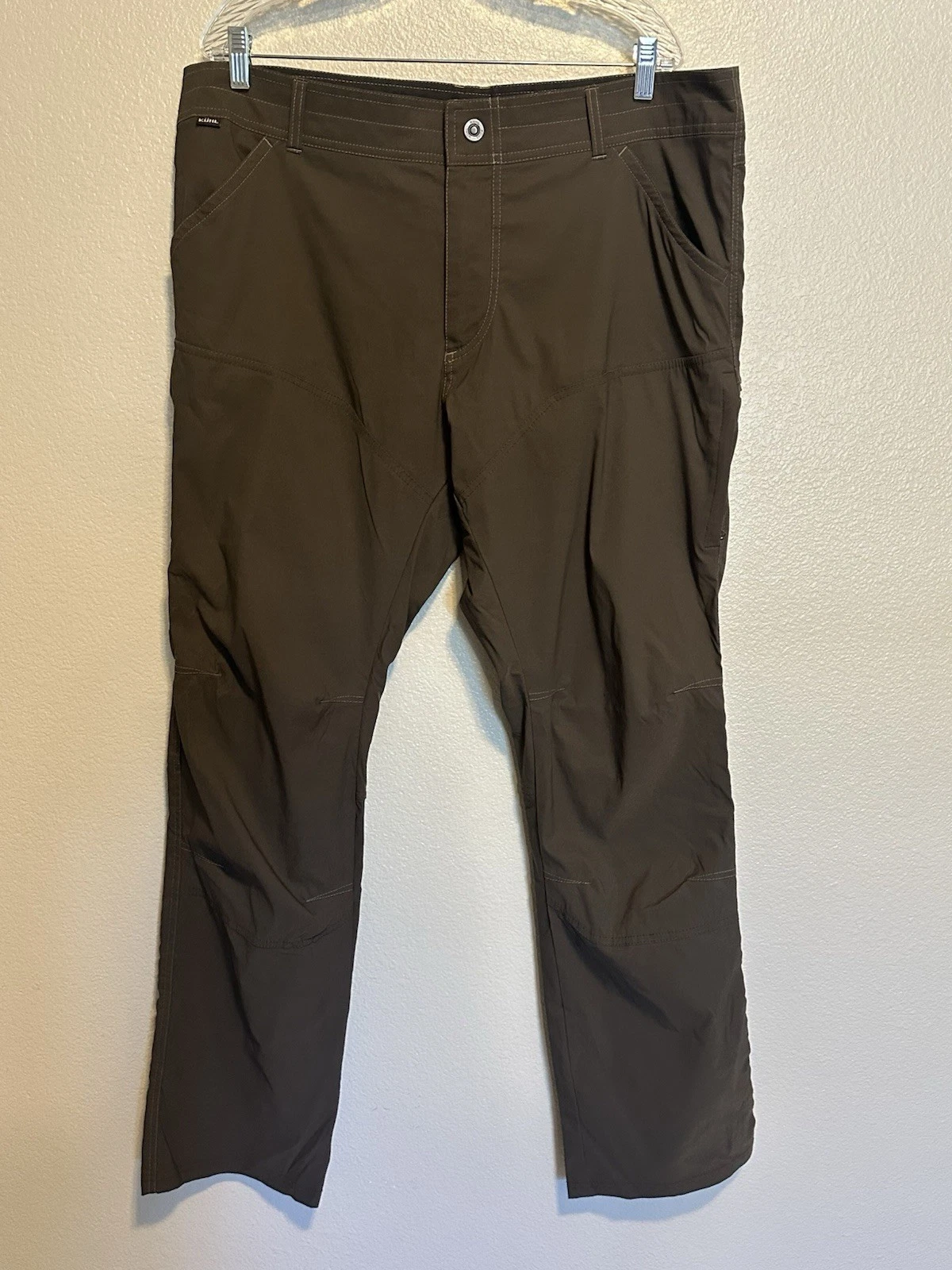 KUHL Pants Men 40x34 Renegade Klassik Khaki Stretch Performance 5120 Hiking NEW
Opens in a new windo