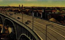 Main Avenue Bridge looking west, Cleveland, Ohio Postcard Linen Transportation