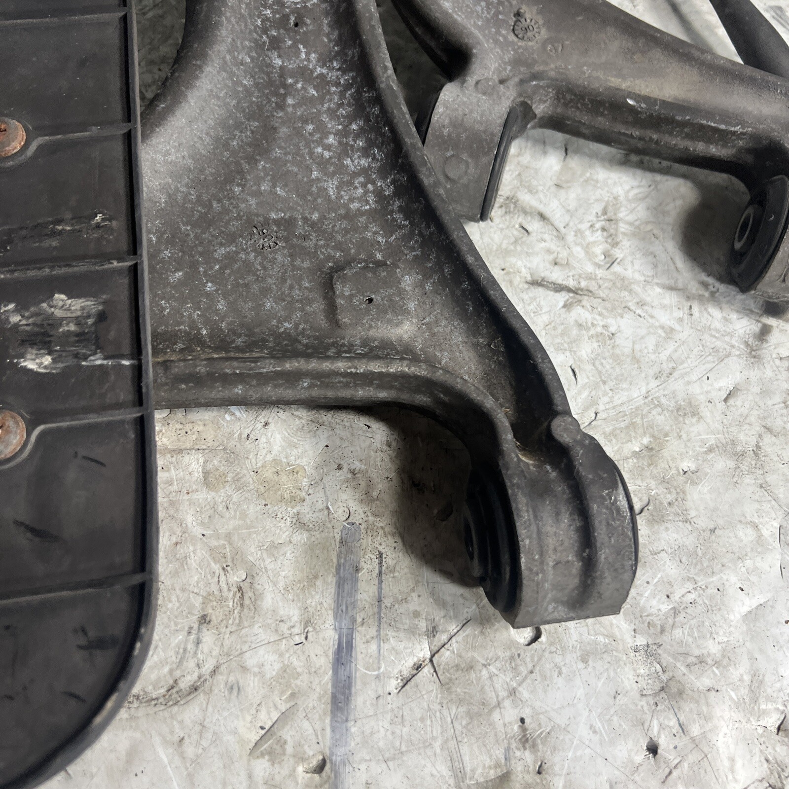 03-08 Maserati Quattroporte Right Rear Control Arm Set M139 Upper Lower Toe