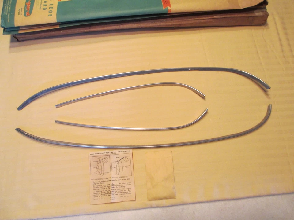 KIT PROTECTOR BORDE PUERTA CHEVROLET BELAIR 1956 NUEVO GM 987339 ACCESORIO GM Foto 3 de 4