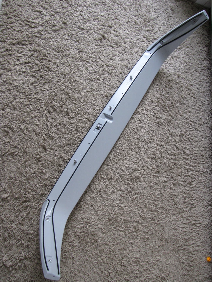 Chevrolet Aveo 2011- alerón trasero/Chevrolet Sonic alerón trasero. Nuevo.Genuino. Foto 4 de 4