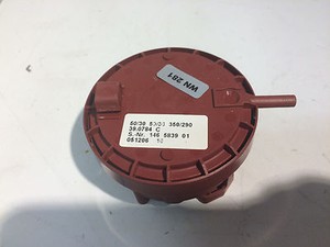 Niveauregler Druckschalter aus AEG  Toplader Waschmaschine  146 5839 01