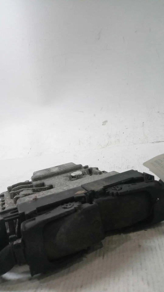 Volkswagen Passat 2015 módulo de control del motor ECM 1,8 L OEM 06K906071K Foto 2 de 4