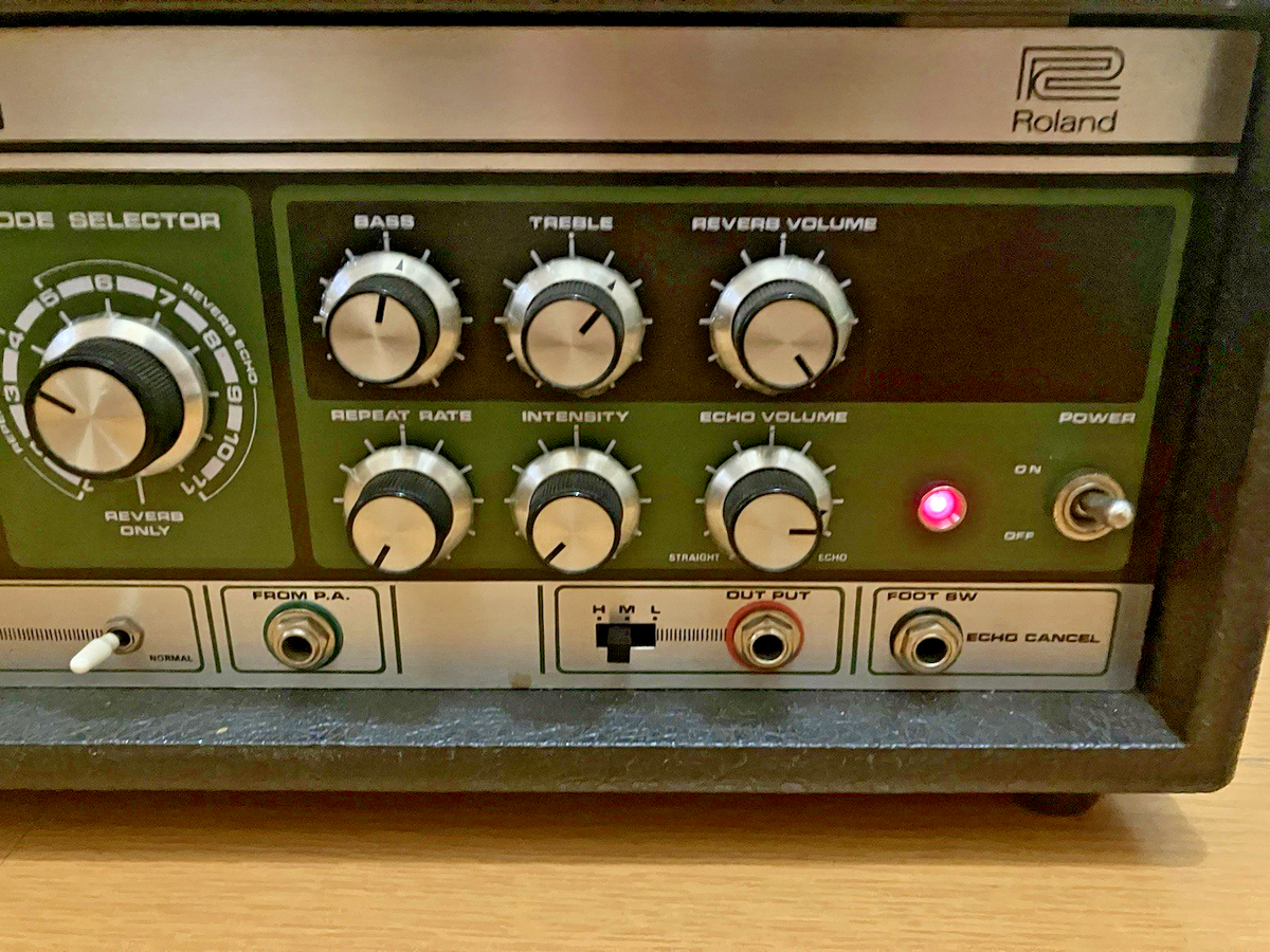 Roland RE-201 Space Echo Vintage Made in Japan Effects Pedals Used