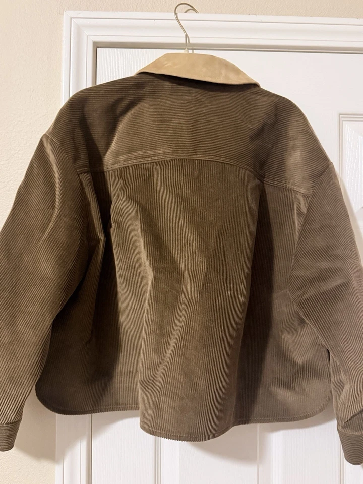 Chaqueta de gran tamaño de pana marrón Miu Miu - cuello de gamuza, detalle de logotipo Foto 2 de 3