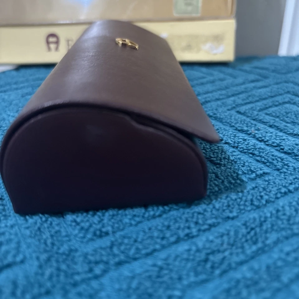 Vintage Etienne Aigner Brown Leather Eyeglass Case, Hard Back, Great Condition! - Image 4 of 4