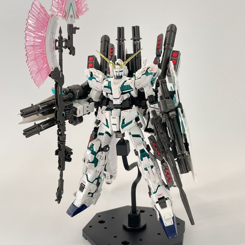 Armure complète assemblée peinte RG 1:144 licorne Gundam 306 par Japan Creater