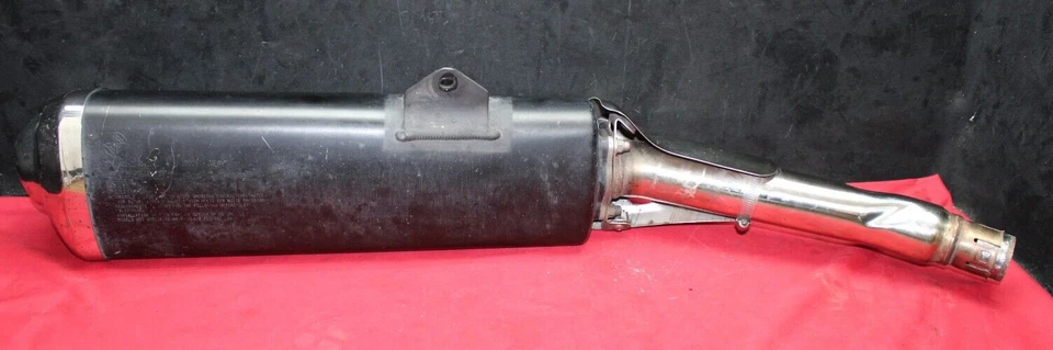 Silenciador izquierdo Suzuki Hayabusa 2008-2020 OEM #7852 Foto 3 de 4