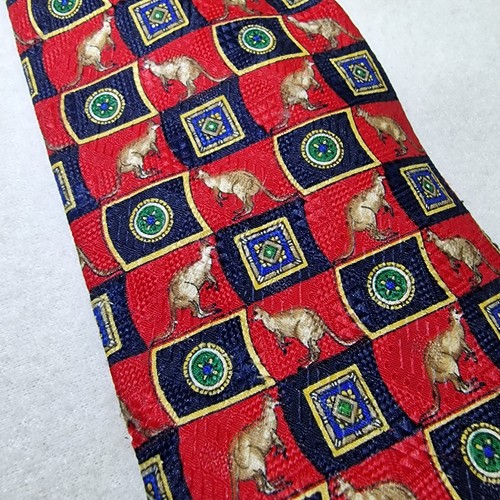 Rare Vintage Pierre Cardin Tie – Red Kangaroo Animal Print 1990s Paris Designer - Picture 6 of 11