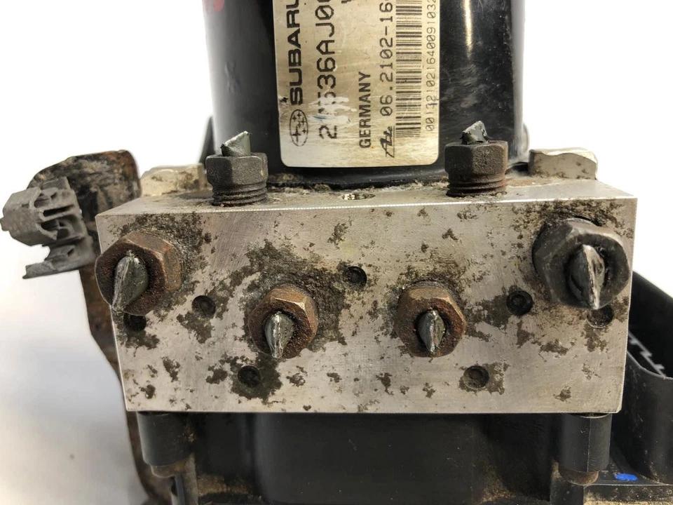 Conjunto de bomba de freno/módulo antibloqueo Subaru Legacy 2010-2011 VDC 27536AJ00C Foto 4 de 4