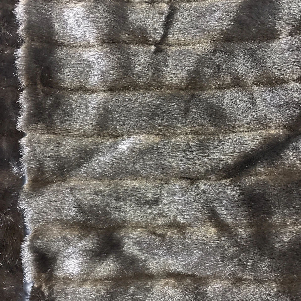 Manta de piel sintética marrón suave de lujo, tamaño queen, acogedora, parte delantera de piel cálida, parte posterior satinada Foto 3 de 4