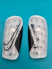 Espinilleras de fútbol Nike Mercurial Lite blancas negras DV1771-100 talla XS