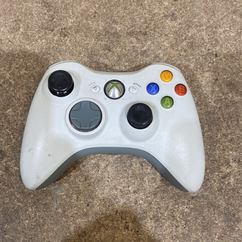Microsoft Wireless Gaming Controller White Battery Operated For Xbox 360 Console
