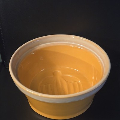 Tumbleweed Pottery Pumpkin Bread Mold Casserole Round Orange Baking Dish 7.75''