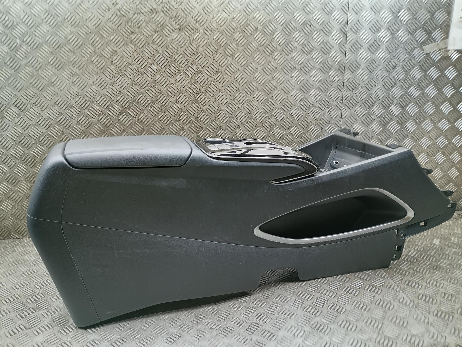 HYUNDAI TUCSON CENTRE CONSOLE ARMREST 84610N7810NNB MK4 NX4 2020-2025